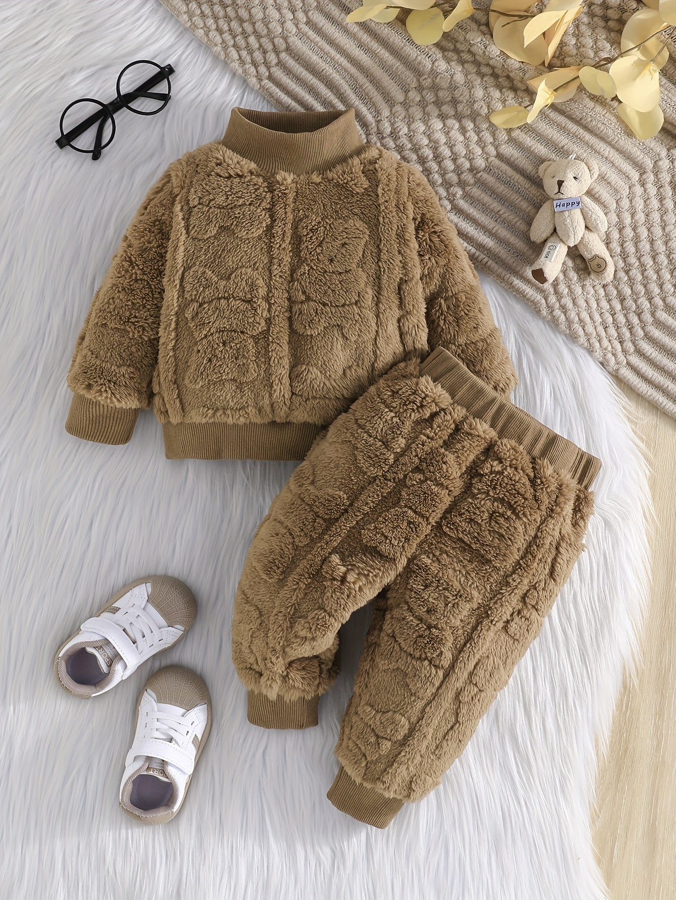 Cozy Plush Long-Sleeve Sweatshirt & Pants Set for Youngsters Boys - Soft Polyester, Machine Washable - Perfect for Fall/Winter, Perfect for Outdoor