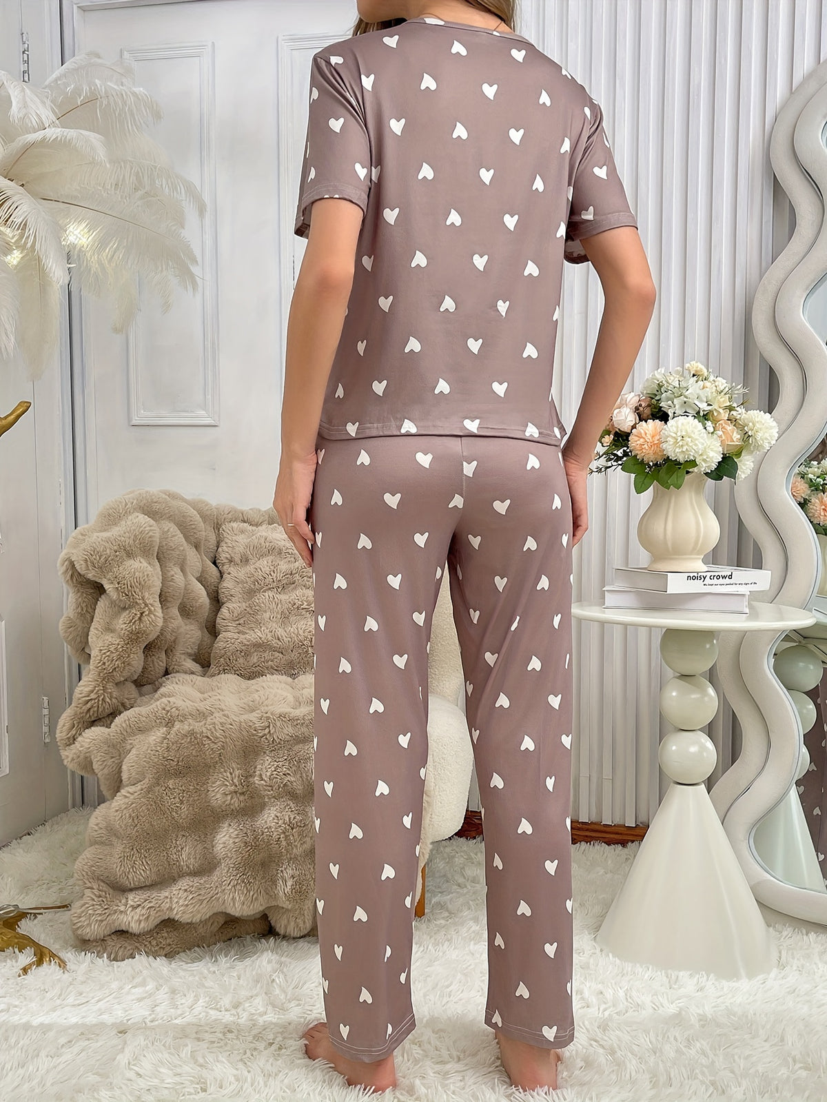 Women's Allover Heart Print Casual Pajama Set, Short Sleeve Round Neck Top & Bow Pants, Comfortable Relaxed Fit, Summer Nightwear