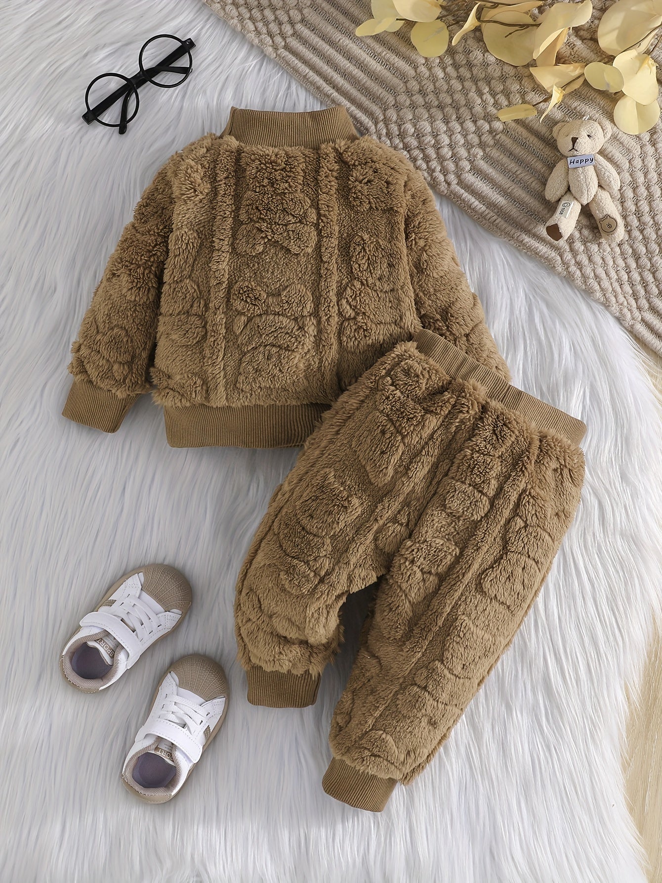 Cozy Plush Long-Sleeve Sweatshirt & Pants Set for Youngsters Boys - Soft Polyester, Machine Washable - Perfect for Fall/Winter, Perfect for Outdoor